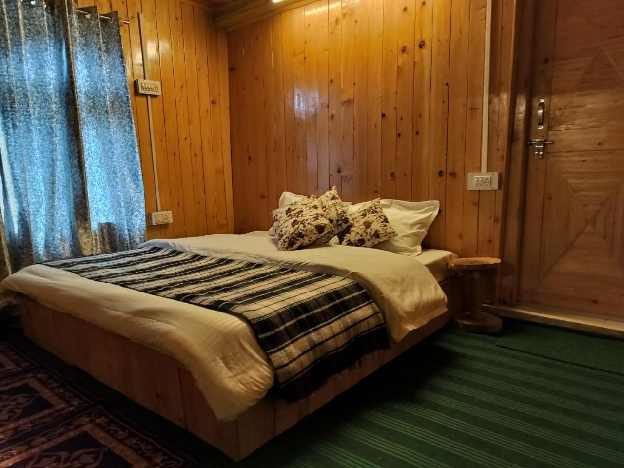 Apartmán Old Is Gold Mudhouse Lushal Jibhi Exteriér fotografie