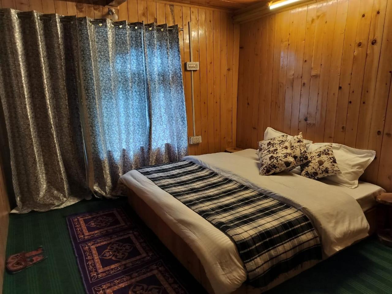 Apartmán Old Is Gold Mudhouse Lushal Jibhi Exteriér fotografie