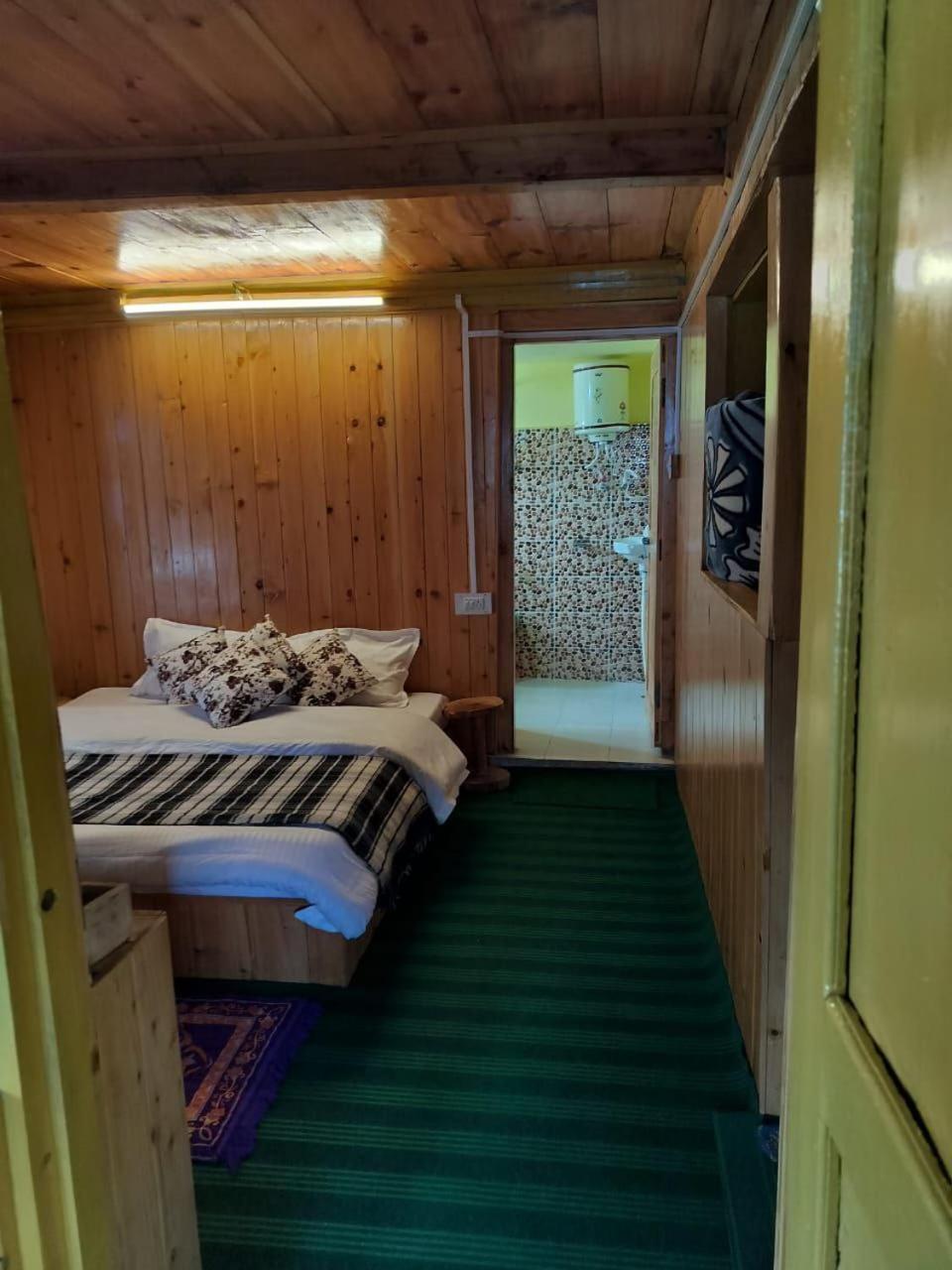 Apartmán Old Is Gold Mudhouse Lushal Jibhi Exteriér fotografie