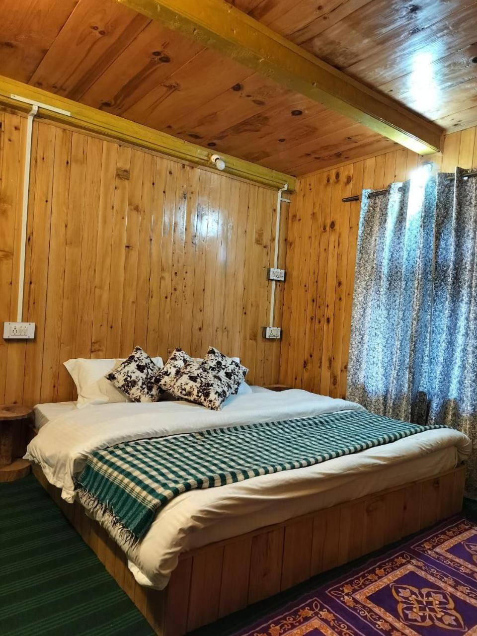 Apartmán Old Is Gold Mudhouse Lushal Jibhi Exteriér fotografie